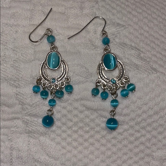 Earrings - Picture 1 of 2